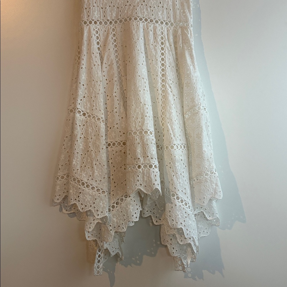 Few Moda Eyelet Embroidered Dress Asymmetrical Hem White Size Medium - Picture 4 of 11